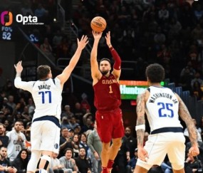 59英尺三分绝杀独行侠 斯特鲁斯疯狂一投引爆球馆