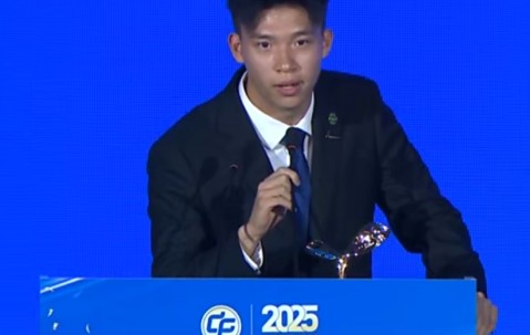 世俱杯-两年连获U17+U21金童奖！王钰栋：冲击金球奖，或成第一人